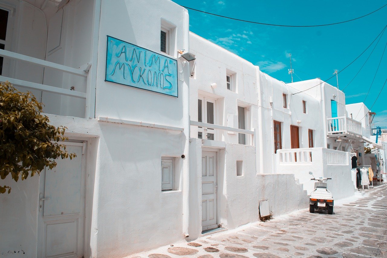 Grecja – dlaczego warto wybrać ją na wakacje